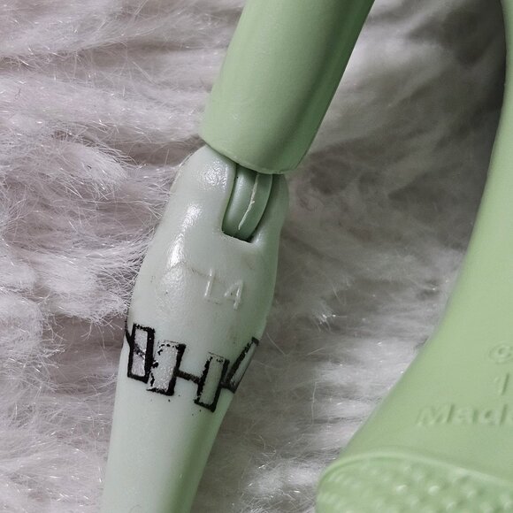 2012 Mattel Monster High Venus McFlytrap Between Classes Doll Missing Parts - Picture 11 of 12